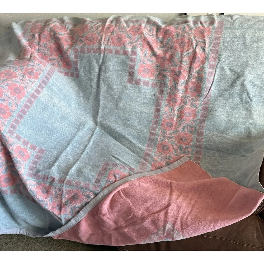 Vintage Cotton Indian blanket brand Chicago reversible floral‎ queen RARE floral